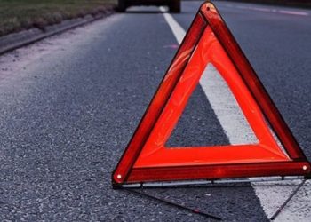 ДТП у Тернополі – п’яна жінка на Лексусі в’їхала в стовп