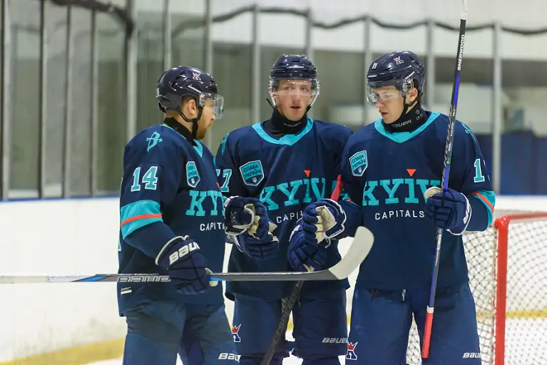 Київ Кепіталз у матчі з 13-ма шайбами розгромили Крижинку в чемпіонаті України