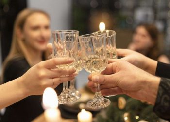 Коли безпечно сідати за кермо після застілля: час виведення алкоголю з організму | АВТО НОВИНИ |