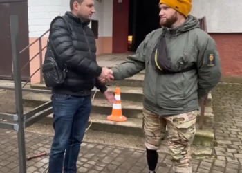 Після скандалу з пандусом у Львові мешканець будинку вибачився перед військовим