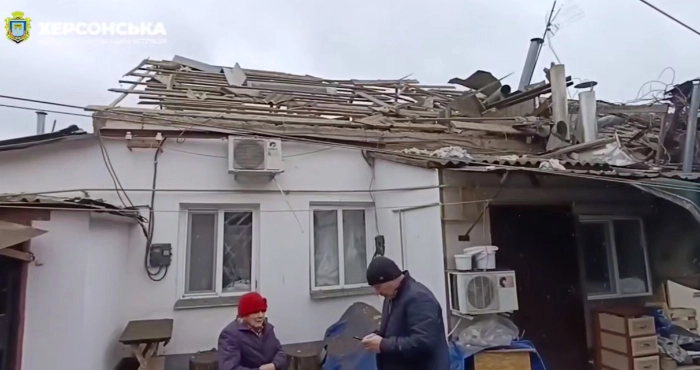 Будинок у Дніпровському районі Херсона після обстрілів росіян / Херсонська МВА