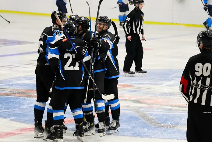 Шторм закинув 17 шайб Крижинці у матчі чемпіонату України