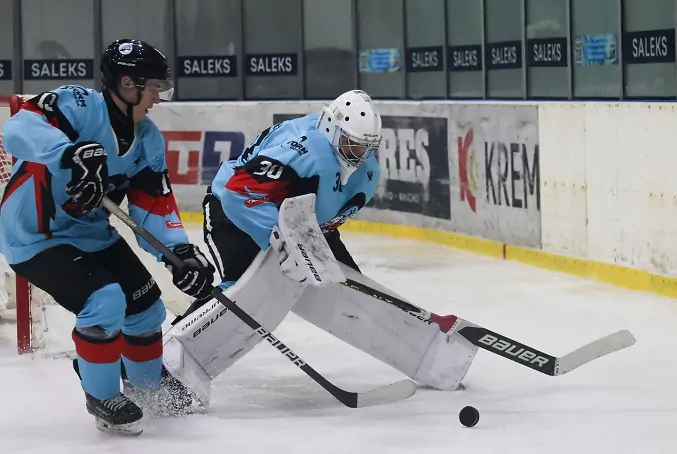 Шторм закинув п'ять шайб Дніпру в чемпіонаті України