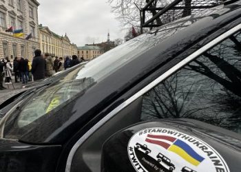 У Львові благодійники з Латвії передали на ЗСУ 16 машин — Львівщіна