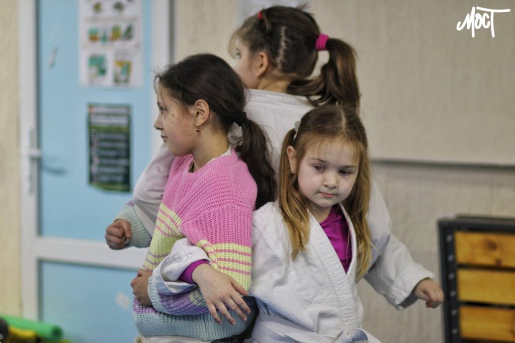 Силова справа на тренування дитячої секції карате у Херсоні