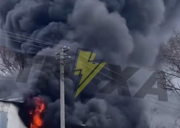 На Микулинецькій горів шиномонтаж: дим видно здалеку (фото, відео) | Терміново новини Тернополя