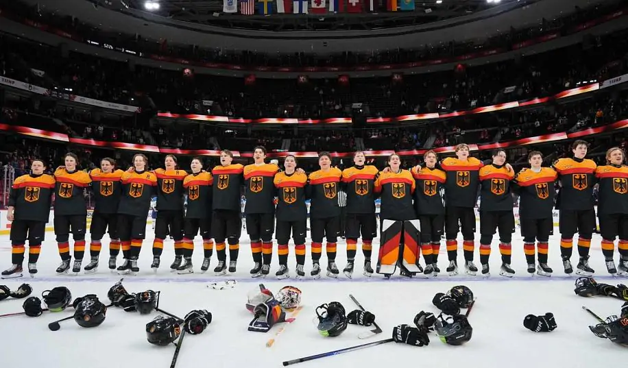 Німеччина перемогла Казахстан та зберегла прописку в еліті