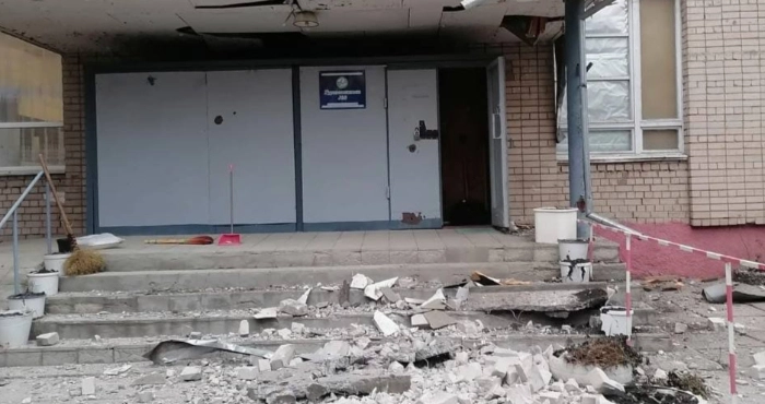 Одна з будівель університету після обстрілу / Фото Юрія Кирилова