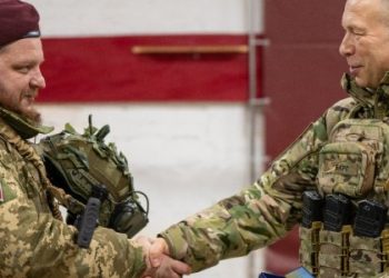 Солдат з Львівщини отримав візнаку «Хрест хоробрих» від Сирського — Львівщіна