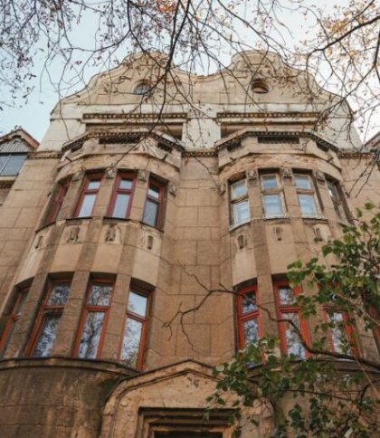 У Львові за гроші мешканців відреставрували сторічний вітраж у кам’яниці