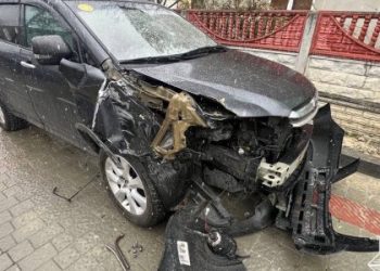 У Львові водій позбавлений прав в’їхав у паркан будинку та втік — LVIV.MEDIA