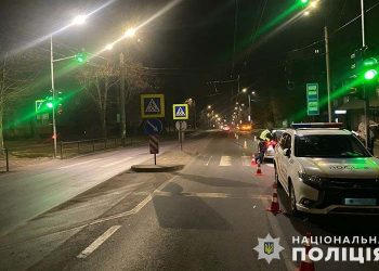 У Тернополі водій авто збив людину: чоловік в реанімації | Терміново новини Тернополя