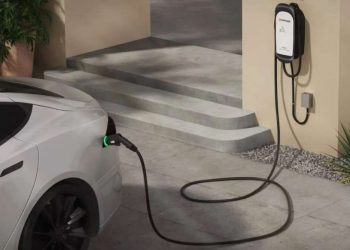 Зарядна станція для електромобіля: яку обрати для дому | АВТО НОВИНИ |