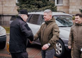 Бізнес передав 4 автівки захисникам — Новости Черкасс