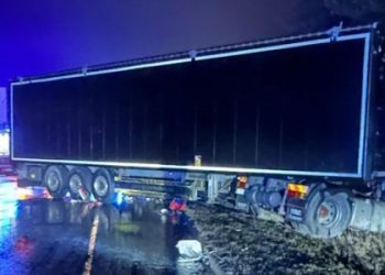 Через ДТП з вантажівкою у Новояворівську госпіталізували двох людей — Львівщіна