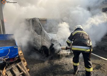 На Кременеччині вщент згорів бус | Терміново новини Тернополя