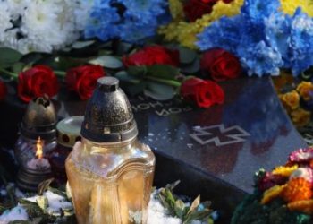 На Личаківському кладовищі вшанували пам’ять Героїв Небесної Сотні — LVIV.MEDIA