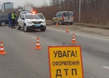 Патрульні перекрили в’їзд до Львова через ДТП з Opel — LVIV.MEDIA