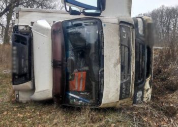 Водій вантажівки двічі за день опинився у кюветі — Новости Черкасс