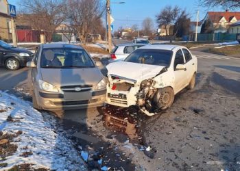 Водійка у Черкасах спричинила ДТП з пошкодженням трьох авто — Новости Черкасс