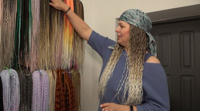 Майстриня з плетіння кіс Анастасія Лахно. Суспільне Черкаси Майстриня з плетіння кіс Анастасія Лахно. Суспільне Черкаси