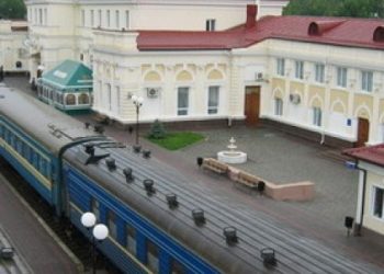 Обстріл Херсона 27 березня: пошкоджений поїзд, що прямував до Львова — LVIV.MEDIA