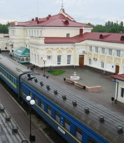 Через обстріл Херсона пошкоджений поїзд, що прямував до Львова