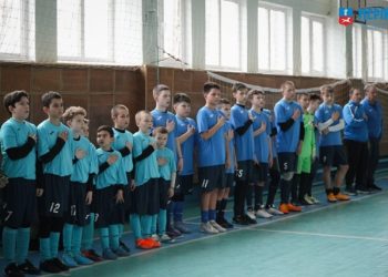 Школярі з Черкас та Херсона зіграли товариський матч з футзалу — Новости Черкасс