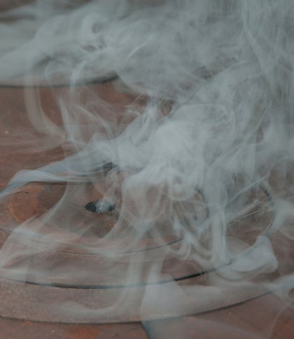 У багатоквартирному будинку на Сихові чадним газом отруїлися троє людей