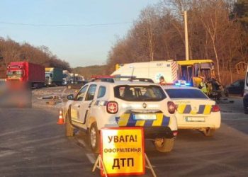 У ДТП з маршруткою на Львівщині загинув водій: ще 16 людей госпіталізували — Львівщіна