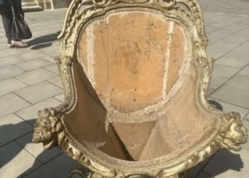 Українські військові з Курщини до Львова повернули крісло митрополита