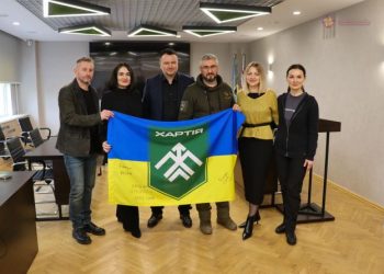 Унікальний робопес «Елвіс», Сергій Жадан і Вахтанг Кіпіані завітали до Черкаської міськради — Новости Черкасс