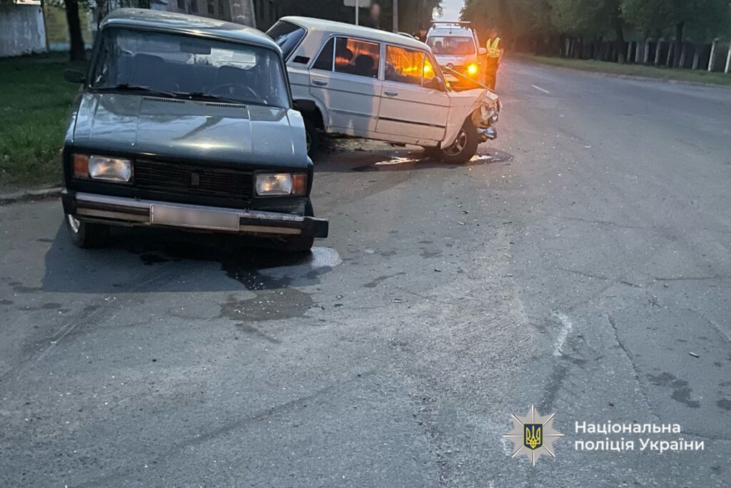 два "ВАЗи" після ДТП