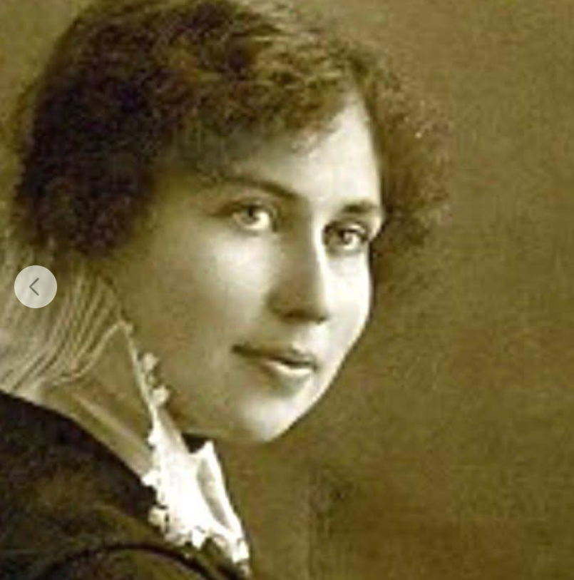 Надія Суровцова