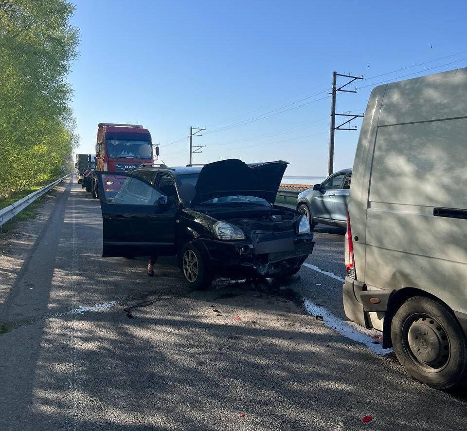 пошкоджне авто на черкаській дамбі
