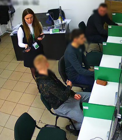 Львів'янин використав шпигунські окуляри під час іспиту на водійські права