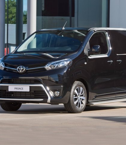 Львівська облрада придбала авто для супроводу делегацій