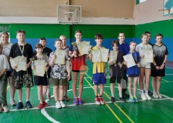 У Черкасах учні закладів загальної середньої освіти змагалися з бадмінтону — Новости Черкасс