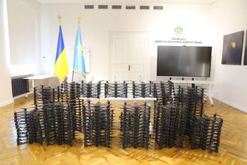 Зі Львівщини захисникам передали ще 310 FPV-дронів у межах проєкту 