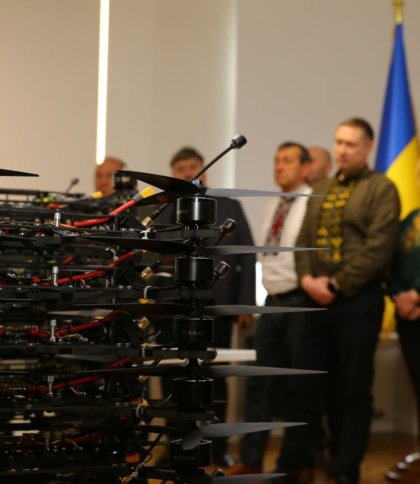 Зі Львівщини захисникам передали ще 310 FPV-дронів у межах проєкту 