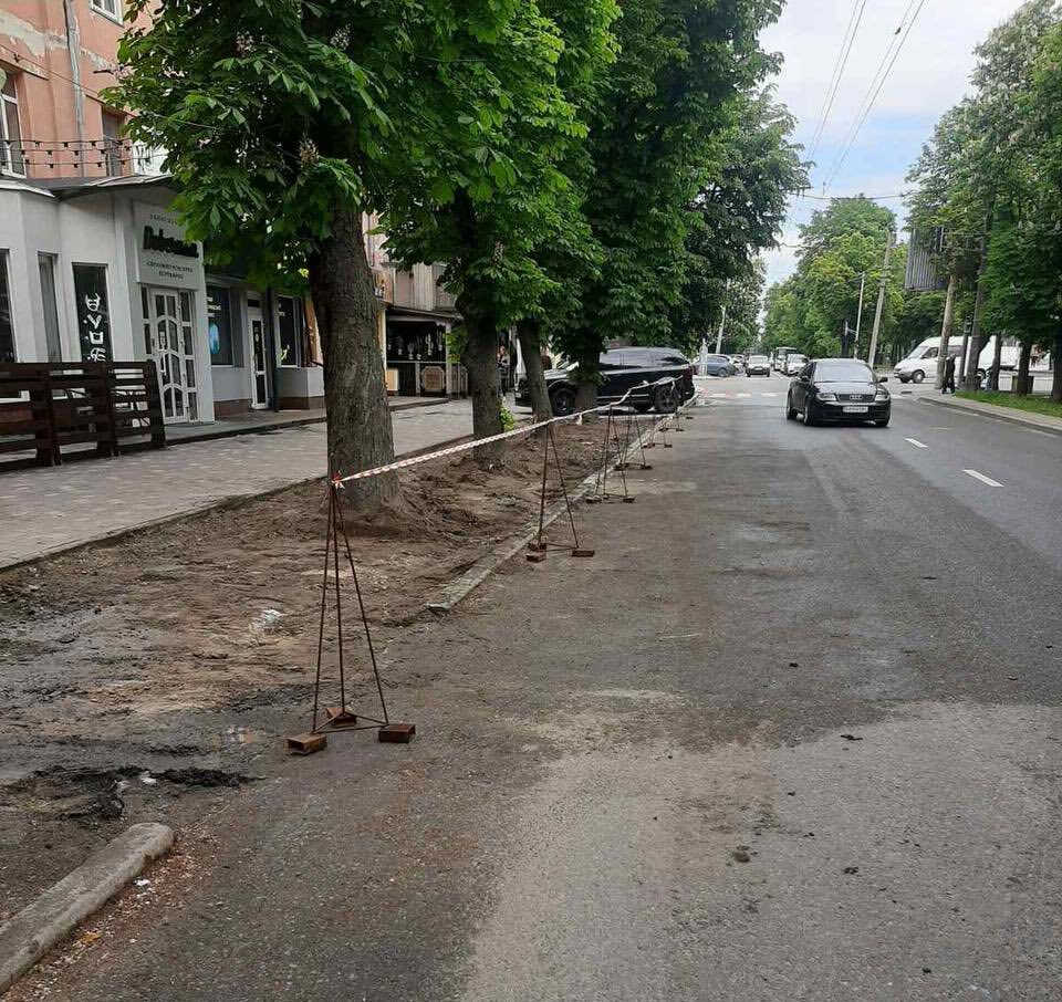 облаштування парковки по бульвару Шевченка