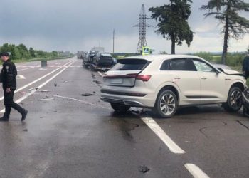 Аварія на Львівщині: електрокар зіткнувся з мікроавтобусом — Львівщіна