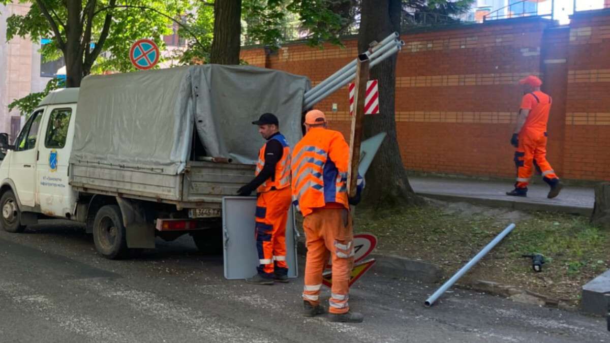 Односторонній рух на  Івана Акінфієва