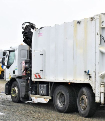 “Львівспецкомунтранс” купило два вживані сміттєвози за 5 млн грн