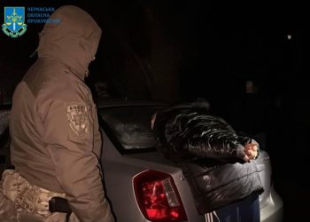 Крали майно підприємств та громадян: трьом «гастролерам» повідомлено про підозру — Новости Черкасс