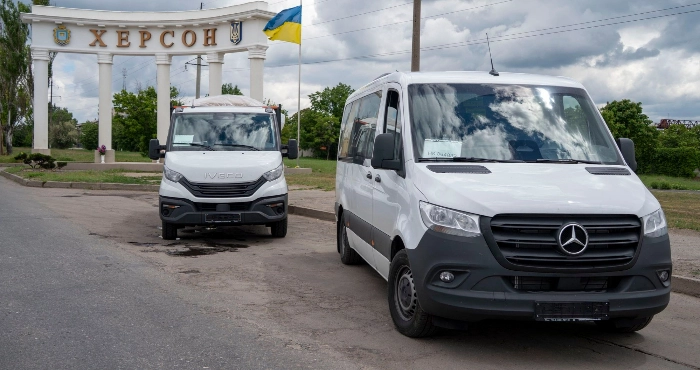 Допомога від благодійників / Віталій Бєлобров