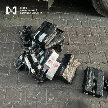 На кордоні затримали водія автобуса з контрабандною рідиною для електронних сигарет – 03