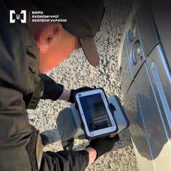 На кордоні затримали водія автобуса з контрабандною рідиною для електронних сигарет – 01