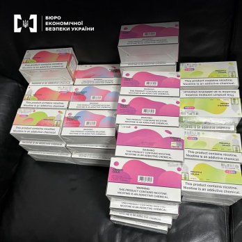 На кордоні затримали водія автобуса з контрабандною рідиною для електронних сигарет – 04