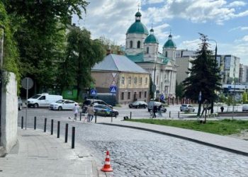 У Львові 25-річний водій Audi виїхав на тротуар і збив жінку — LVIV.MEDIA
